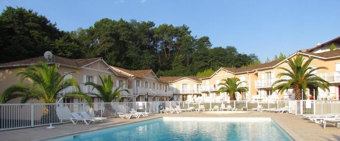 T3 En Duplex Avec Grande Piscine Apartamento Anglet Exterior foto